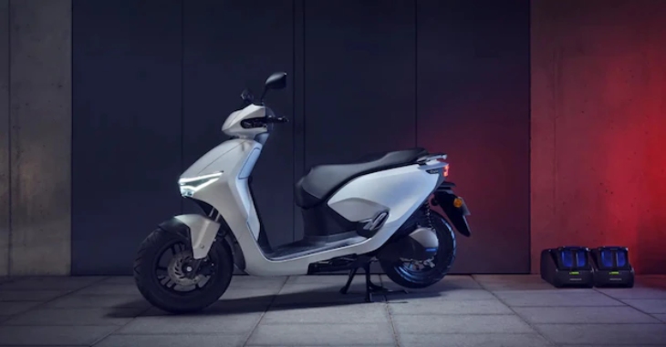 Honda Unveils First EV