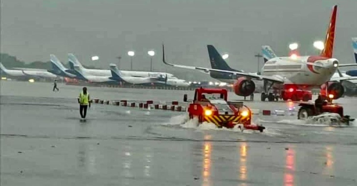 Fengal Cyclone Chennai Airport Temporarily Closed